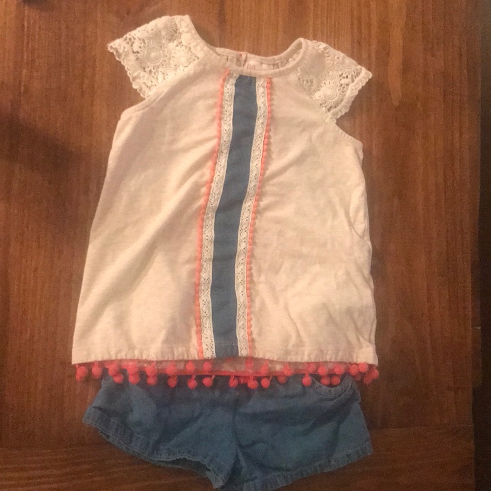 Girls size 5 shorts set